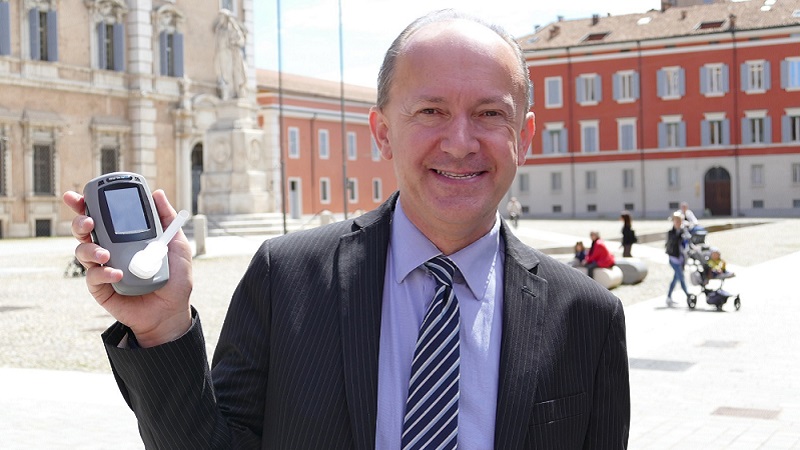 165_Massimo Bigarelli con il carbossimetro 800 x 450