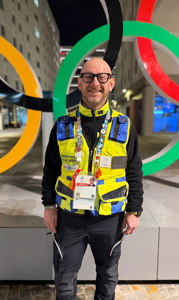 34 Alberto Canalini infermiere al villaggio olimpico a Milano 1000