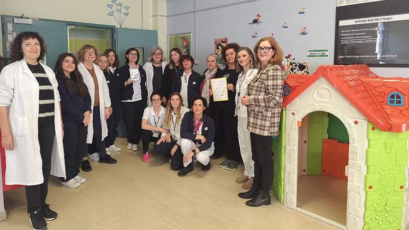 35 equipe NPIA e donatori 800 x 450