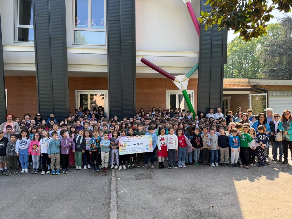 84 Donazione Gasparotto alunni 1000