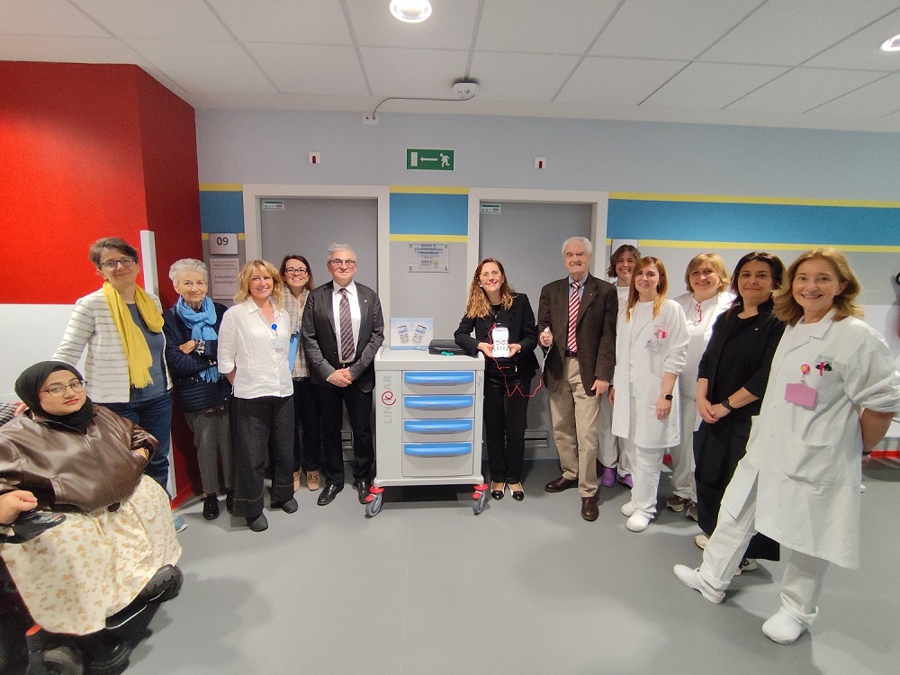 92 Donazione Rotary Consultorio Carpi 1000