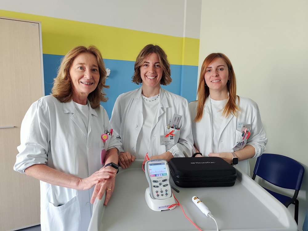 92 Donazione Rotary Consultorio Carpi 3 1000