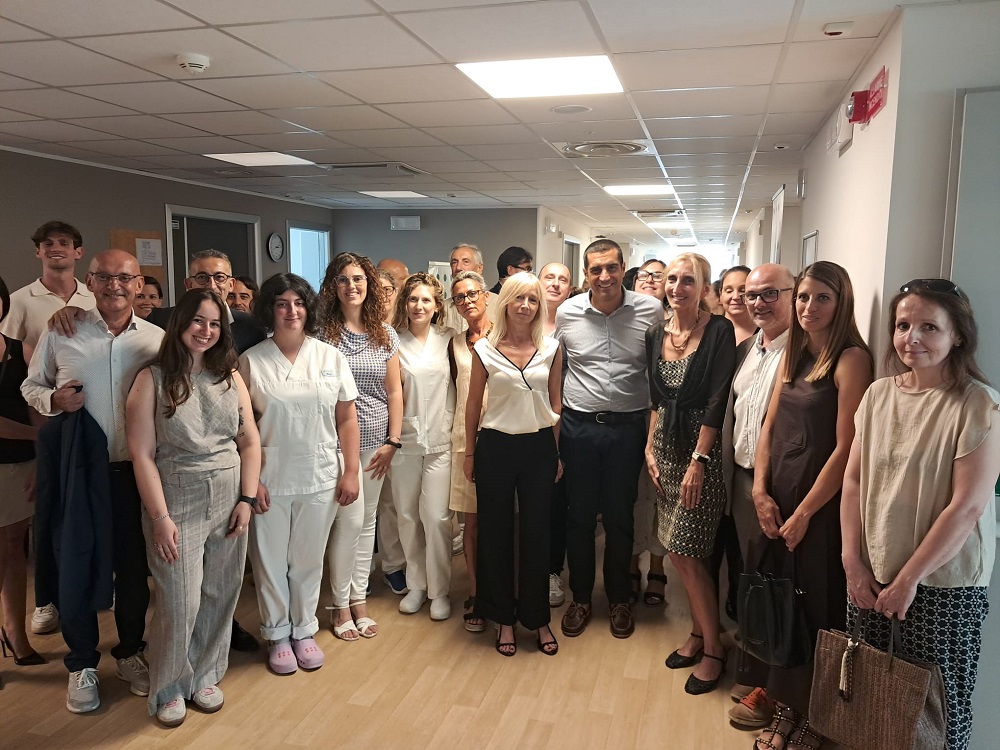 Foto Presidente e Assessore con operatori Osco e Distretto di Sassuolo 1000