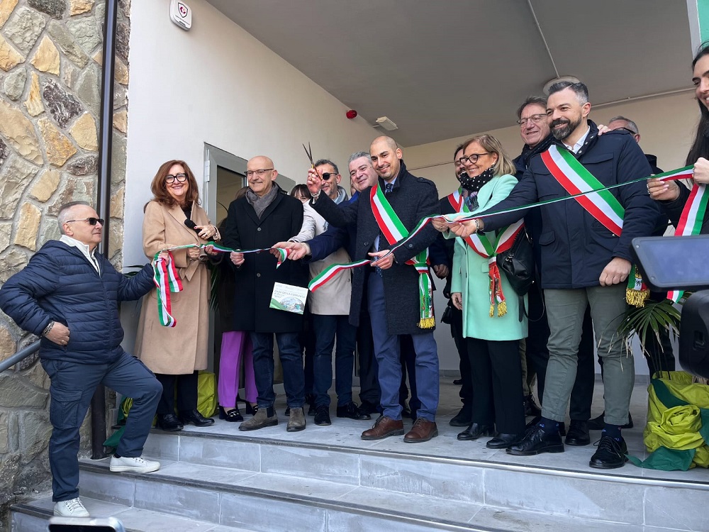 Taglio del nastro 1000