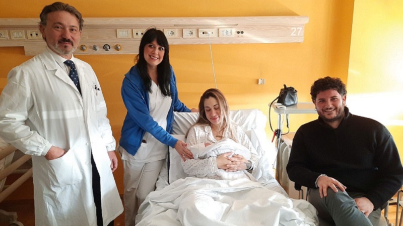ginevra con papa cristian e mamma debora al policlinico 800 x 450