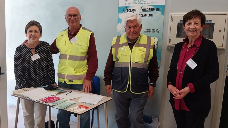 volontari nella Casa della comunità 800 x 450